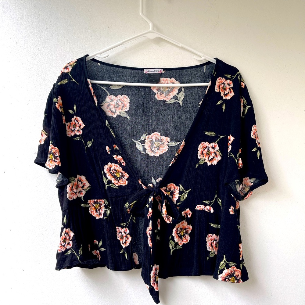 Luna Chix Floral tie, blouse size medium